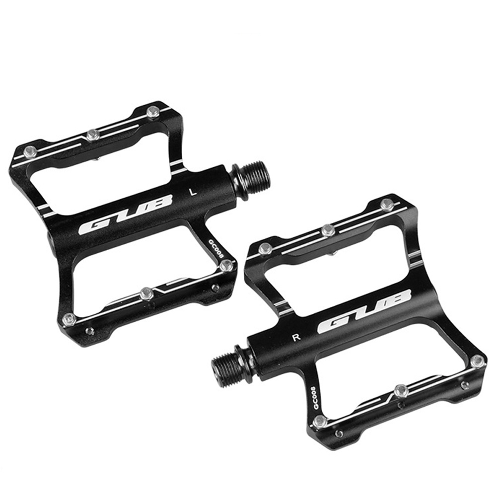 black bicycle pedals