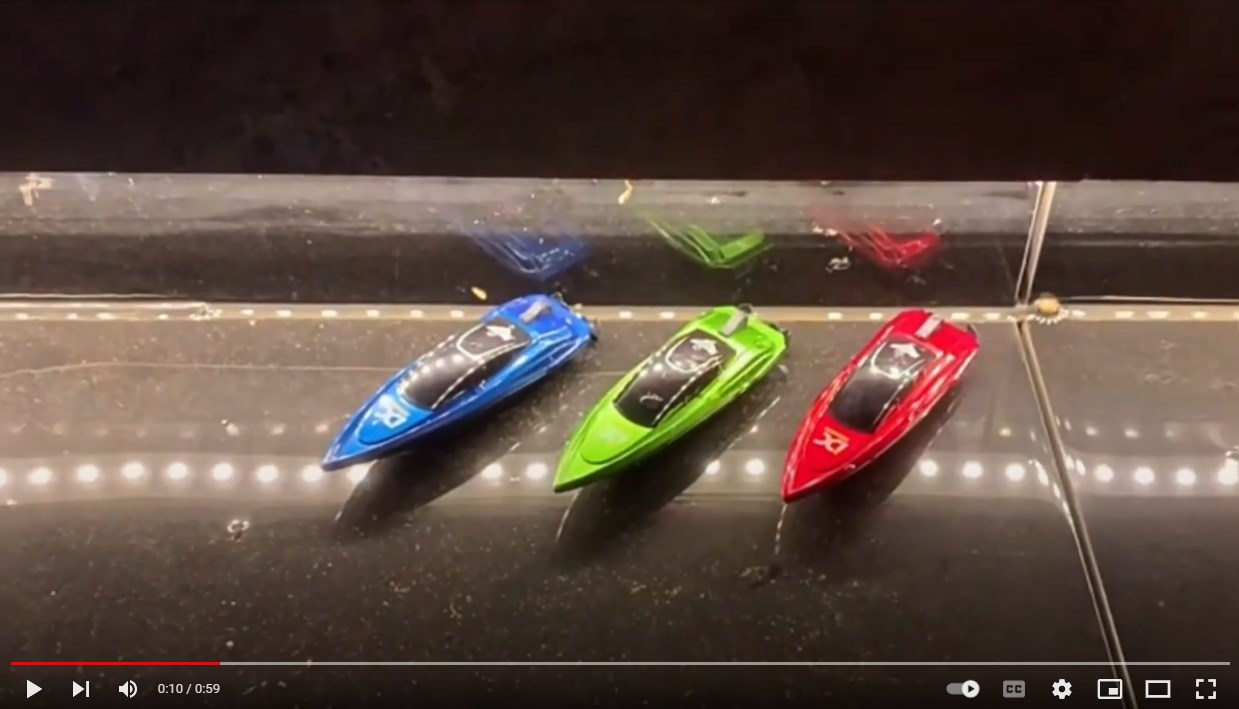 RC Boat For Kids 2.4GHZ Racing Boats 5km/h Remote Control Speedboat Summer Water Toys For Gifts