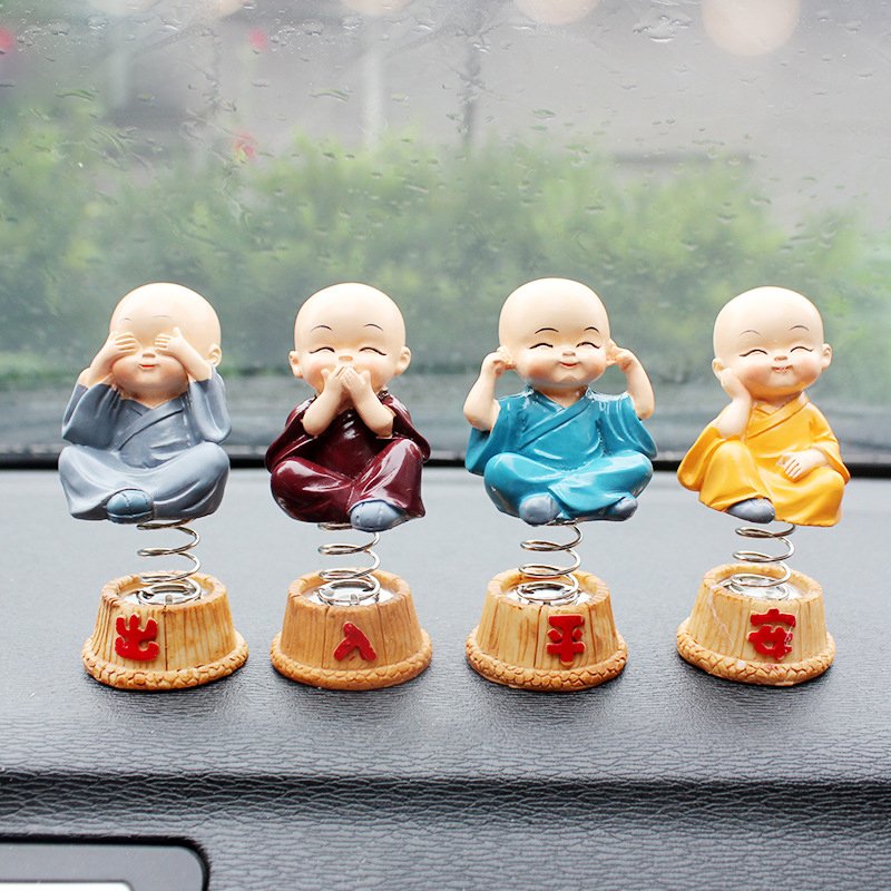 [Indonesia Direct] 4Pcs/Set Spring Cute Cartoon Little Monk Doll Decoration Auto Dashboard Shaking Head Ornament