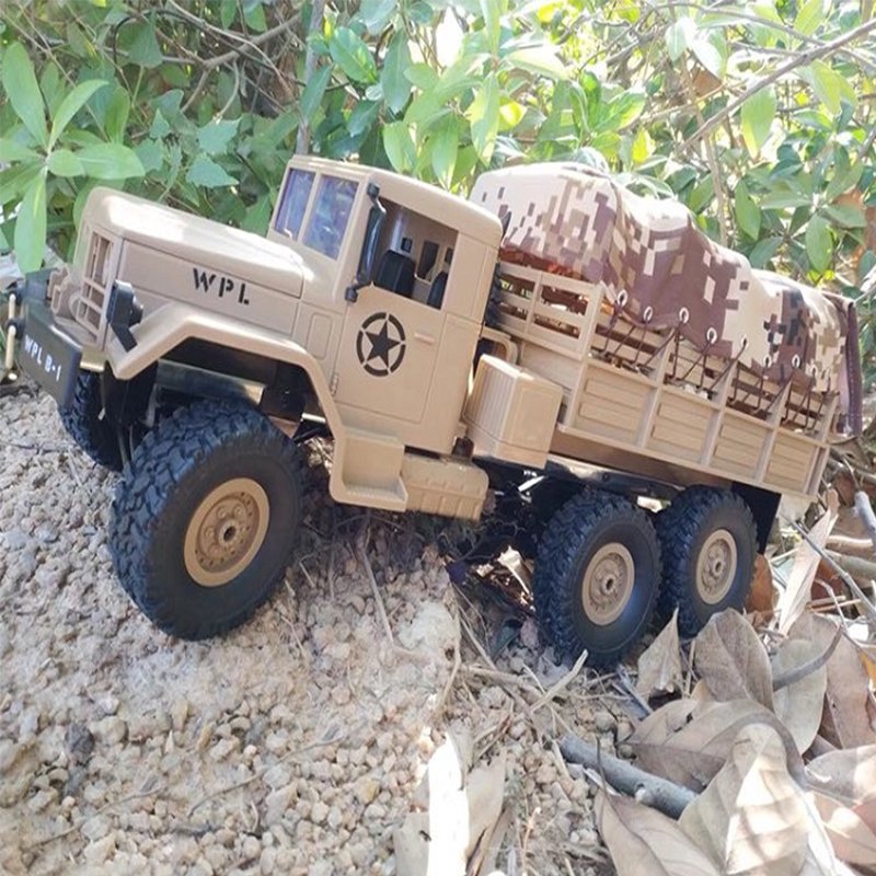 2.4G Remote Control Military Truck 6 Wheel Drive Off-Road RC Car Model Remote Control Climbing Car Gift Toy Desert yellow car with color box
