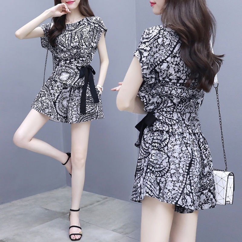 2pcs Women Trendy Printing Suit Loose Short Sleeves Round Neck Blouse Casual Shorts Summer Two-piece Set As shown L