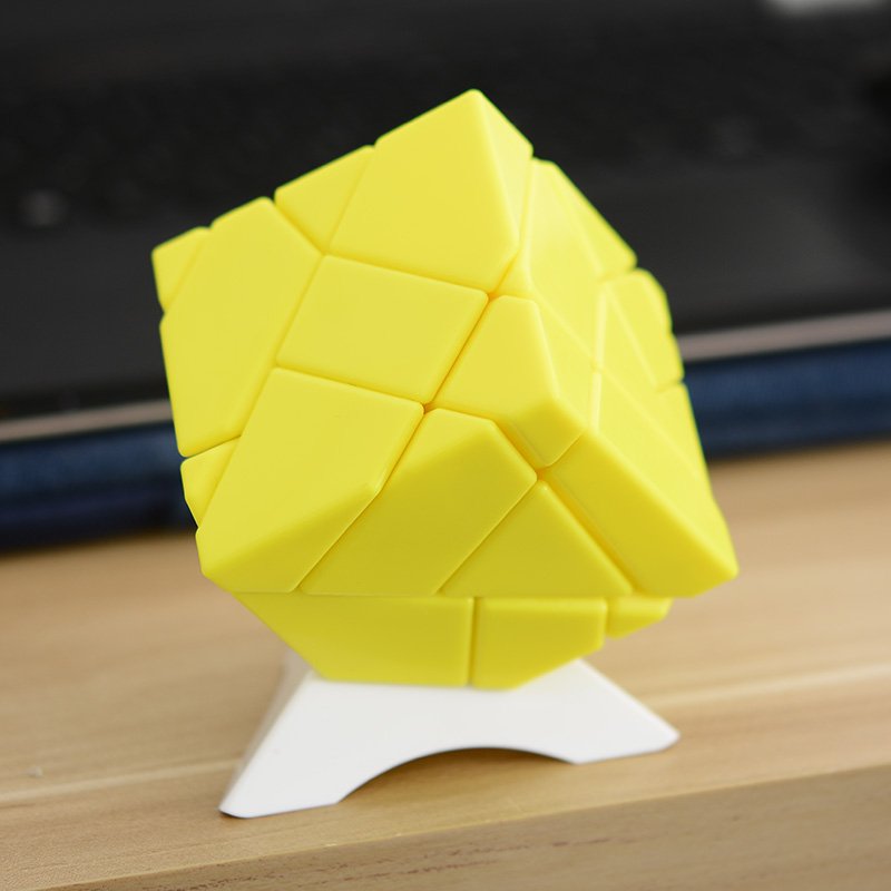 [US Direct] Emorefun Qin Speed Soomth Carbon Fiber 3x3 Puzzle Cube Yellow (1* gold sticker, 1* silver sticker)