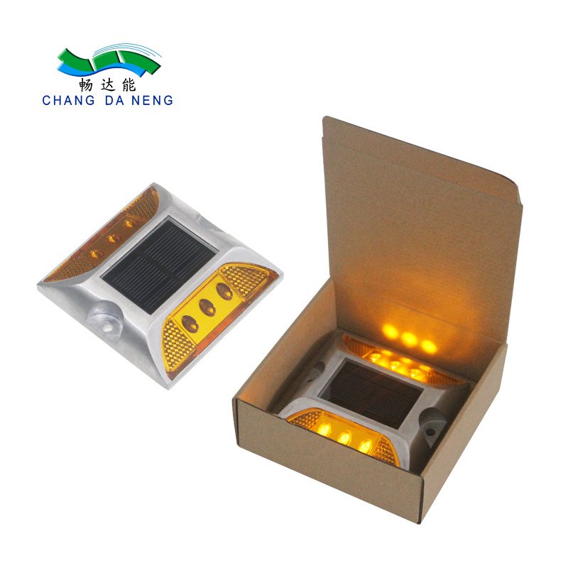 LED Waterproof Solar Spike Light Cast Energy Saving Spike Light Road Lighting Tip Light yellow