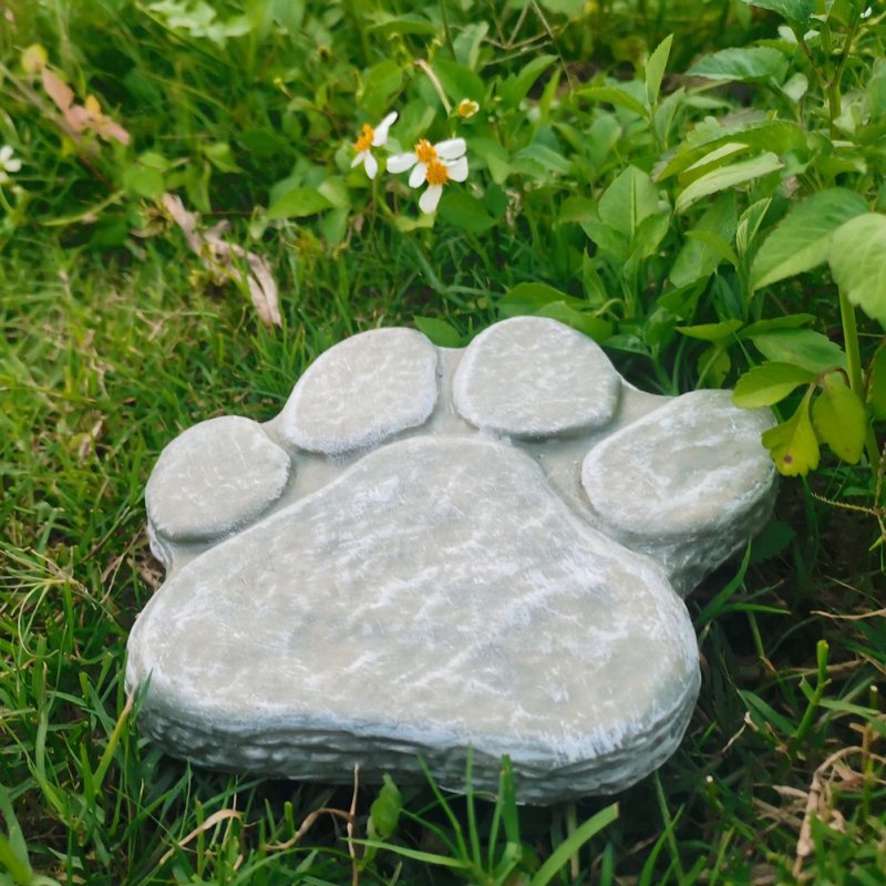 Outdoor Resin Pawprint Remembrance Tombstone With 4x3 Inch Personalized Picture Frame Pet Memorial Gifts For Lawn Backyard Courtyard gray product without words