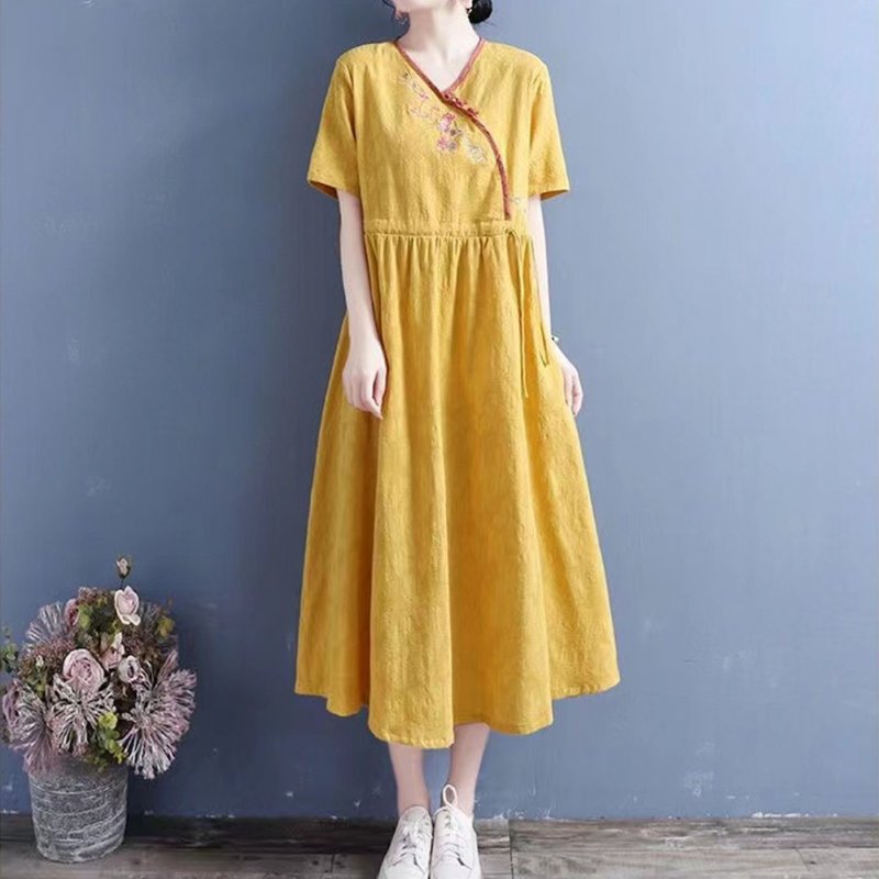 Summer Women Short Sleeves Dress Fashion V Neck High Waist A-line Skirt Retro Embroidered Large Size Dress yellow 3XL