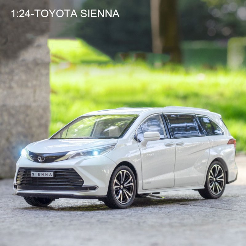 1:24 Simulation Alloy Car Model Ornaments for Toyota Sena Alloy Car Toy for Children 