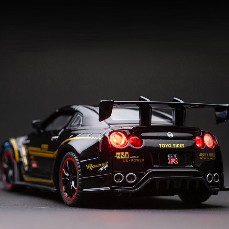 1:32 Simulation Car Model with Sound Light Gtr Alloy Car Toy Ornaments 
